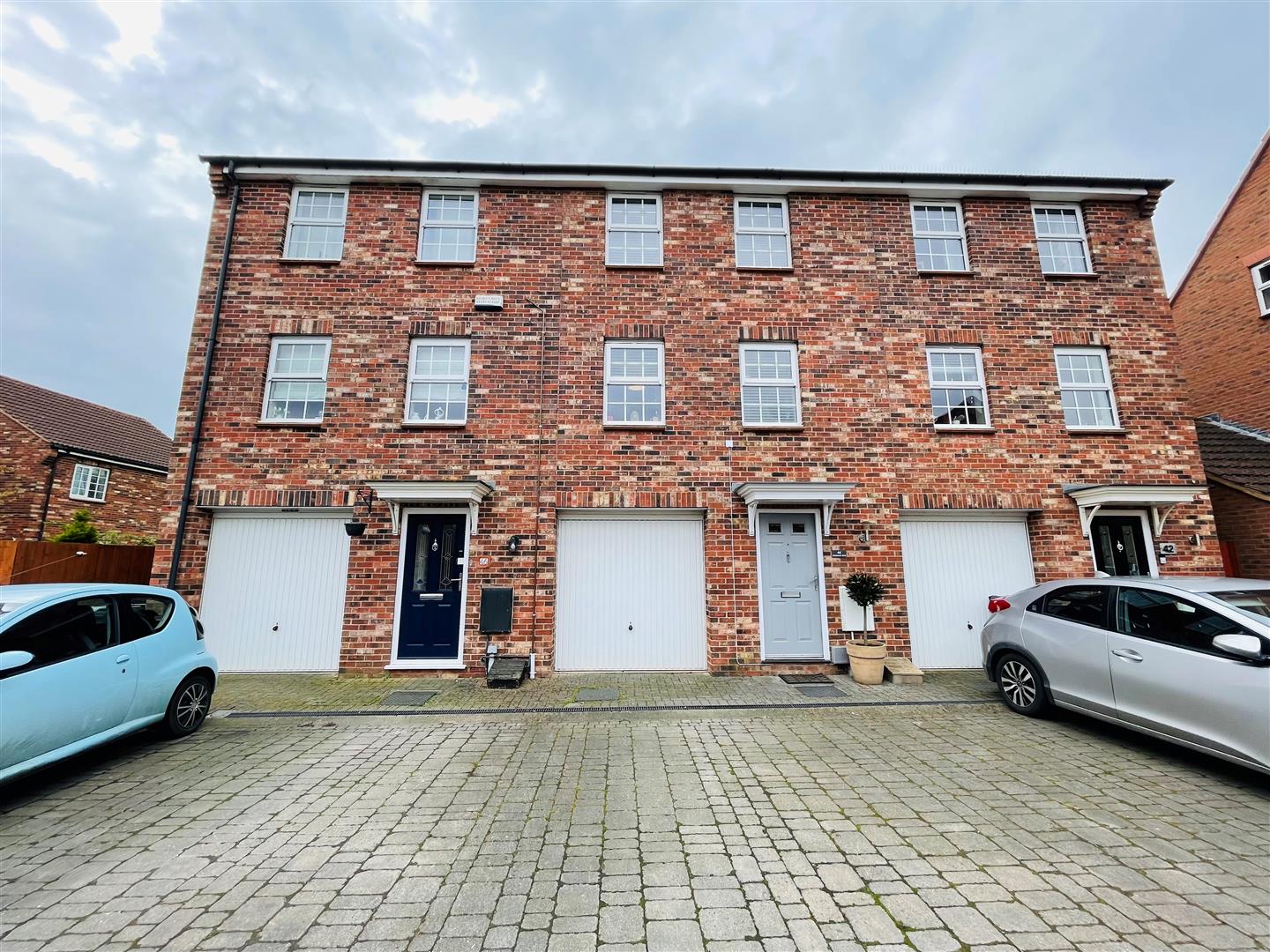 Kittyhawk Close, Bowerhill, Melksham Lock and Key